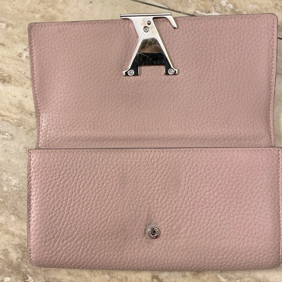 Louis Vuitton vintage Capucines Long Wallet in Magnolia Pink leather - Picture 8 of 15